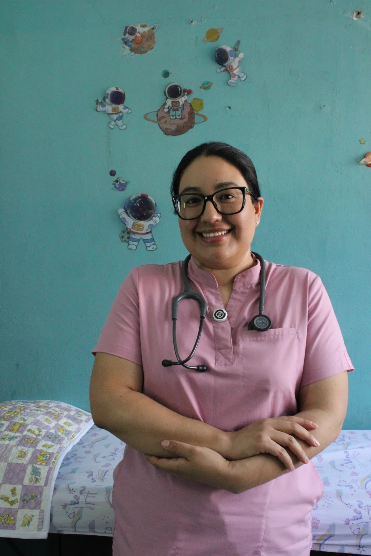 Especialista de Pediatría en el consultorio del Sanatorio Alvarado